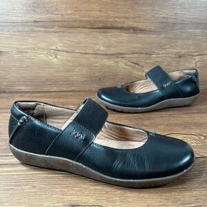 Clarks Black Flats